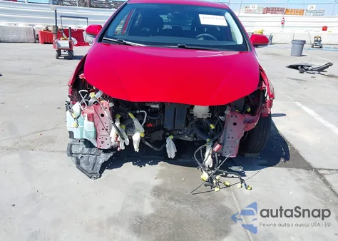 2019 Toyota Prius Le z USA, uszkodzony, nr VIN JTDKARFU7K3079334